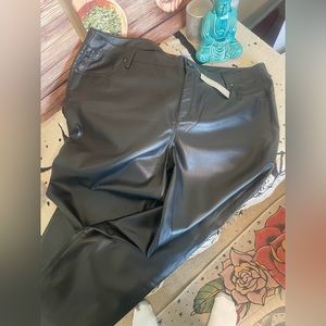NWT Chico’s Faux Leather Slim Pant Sz 4R Black 5 Pocket Fitted Flattering